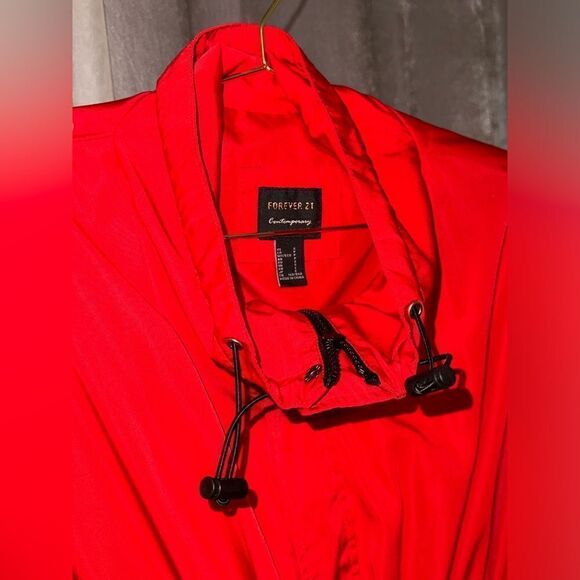 Forever 21 Red Trench Coat Windbreaker Raincoat Jacket - Picture 4 of 7